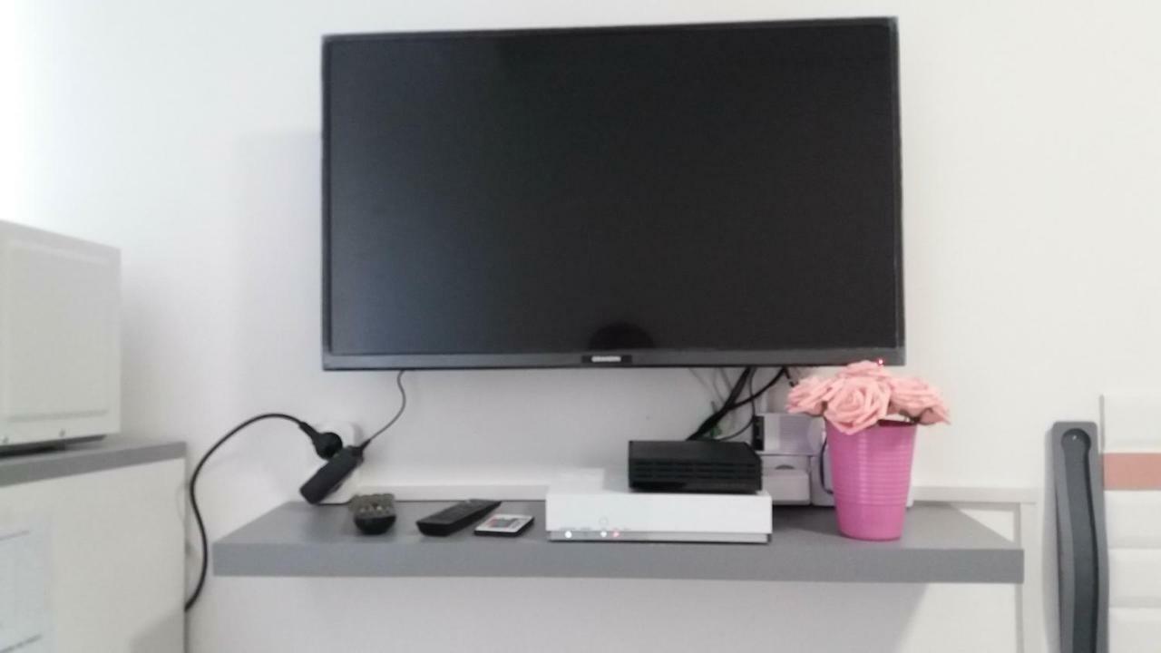 Nice Apart Backpackers S5 Apartment Bagian luar foto